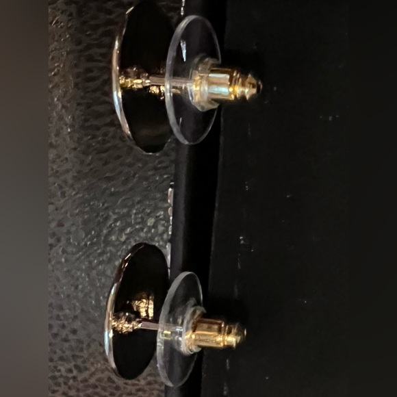 CHANEL GOLD DROPPING NEW EARRINGS NEWEST 2023-2024 CRUISE COLLECTION - Picture 14 of 16